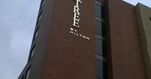 HOTEL DOUBLETREE BY HILTON HOTEL DOUBLETREE BY HILTON